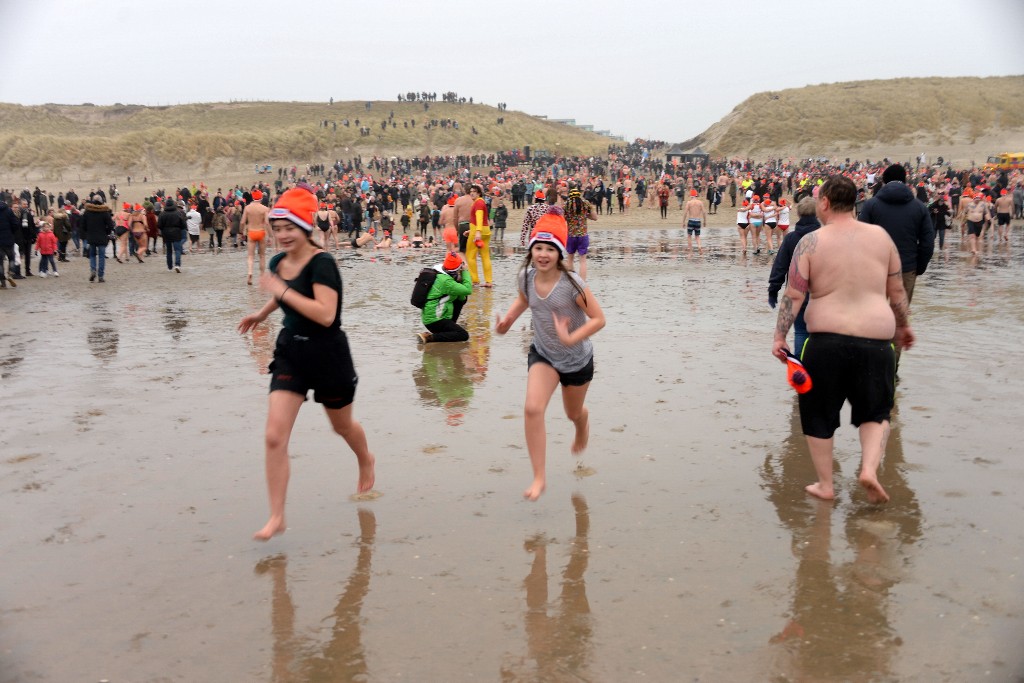 ../Images/Nieuwjaarsduik Nederzandt 2020 141.jpg